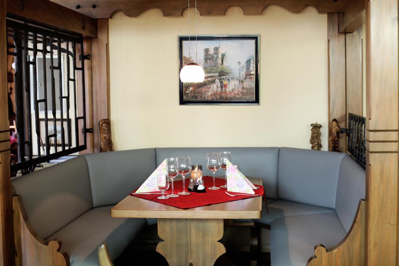 Hotel Restaurant Adler Stube ミュンスタータール エクステリア 写真