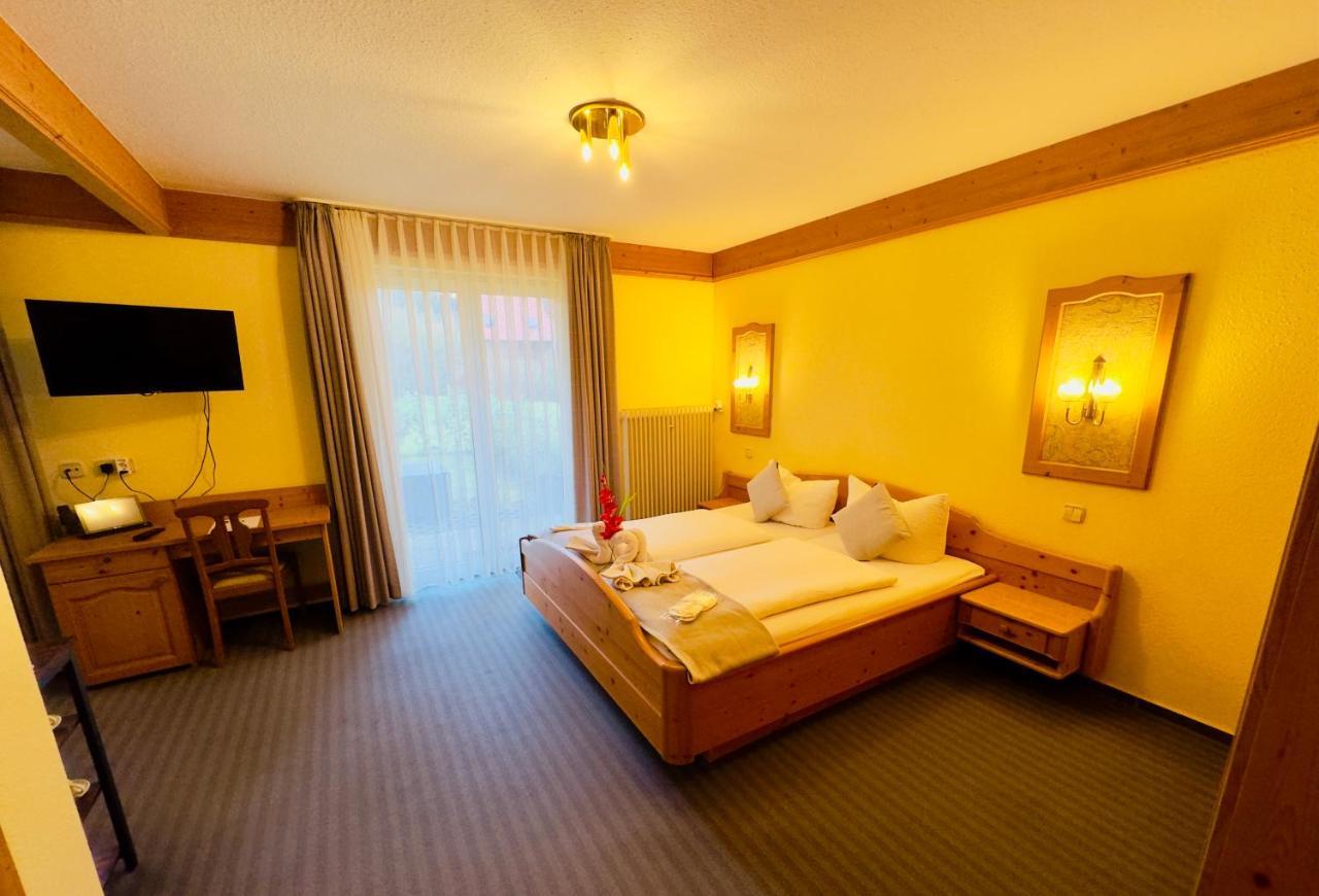 Hotel Restaurant Adler Stube ミュンスタータール エクステリア 写真