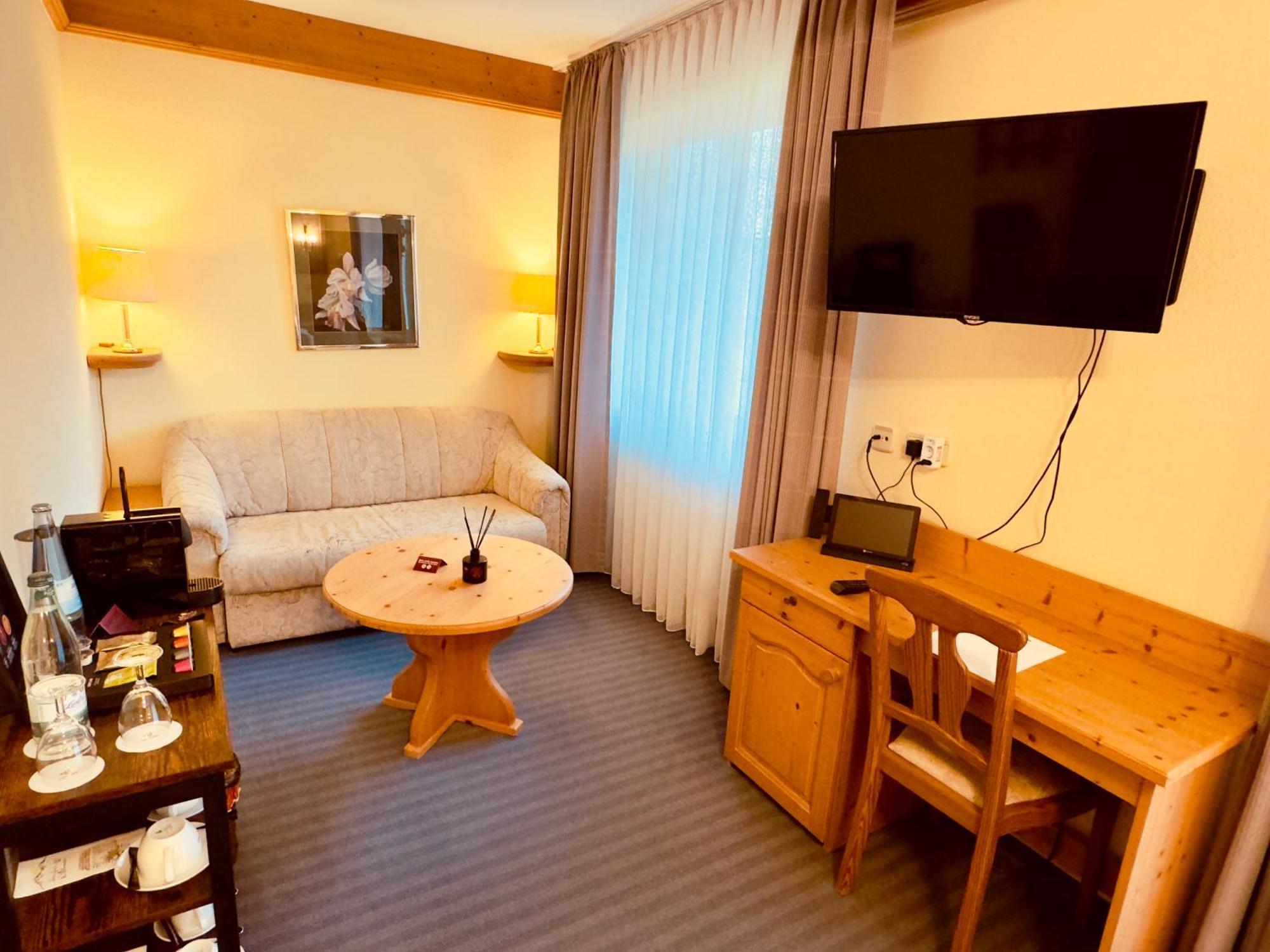 Hotel Restaurant Adler Stube ミュンスタータール エクステリア 写真
