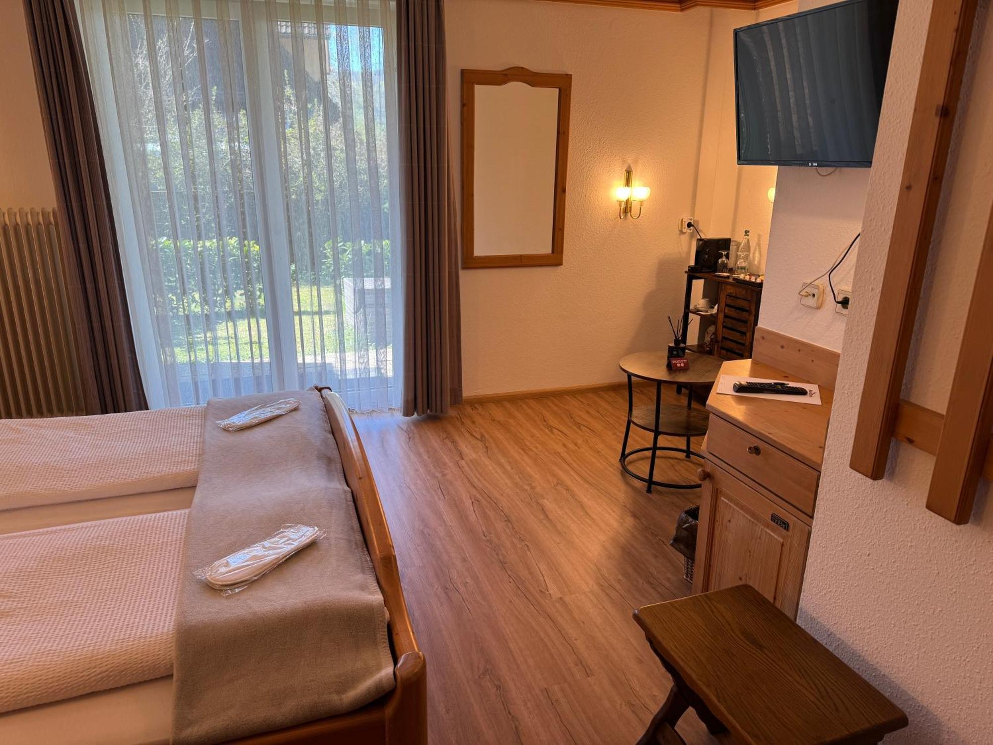 Hotel Restaurant Adler Stube ミュンスタータール エクステリア 写真